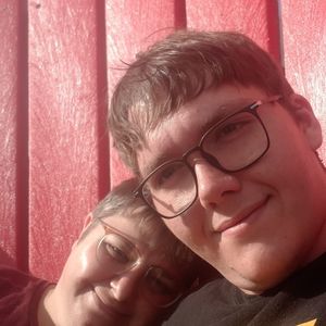 Meet your Posher, Lee